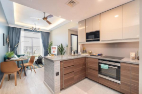 Calm 1-Bedroom With Relaxing Balcony Atmosphere in Liwan